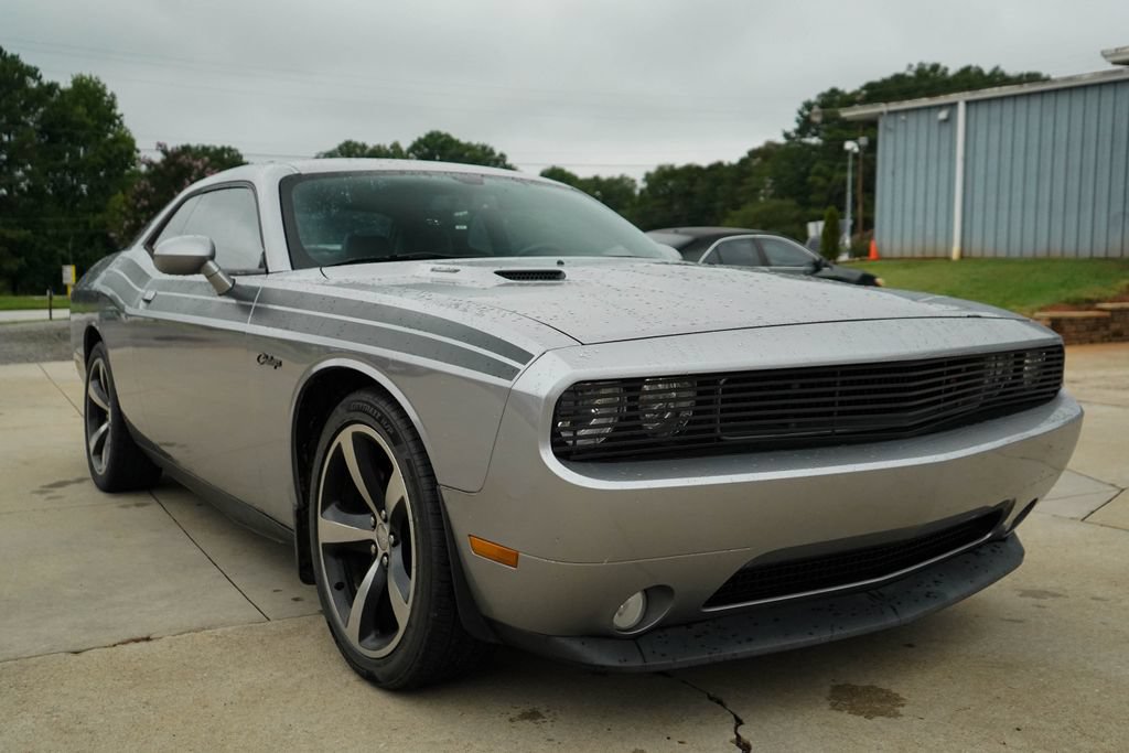 Used 2014 Dodge Challenger R/T RWD image 36