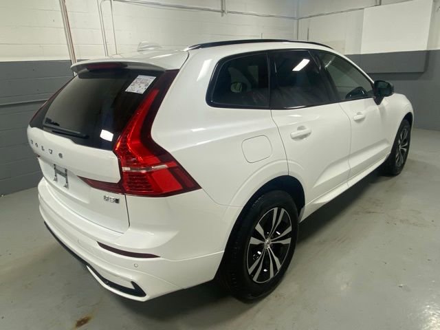 Certified 2025 Volvo XC60 B5 Core image 3