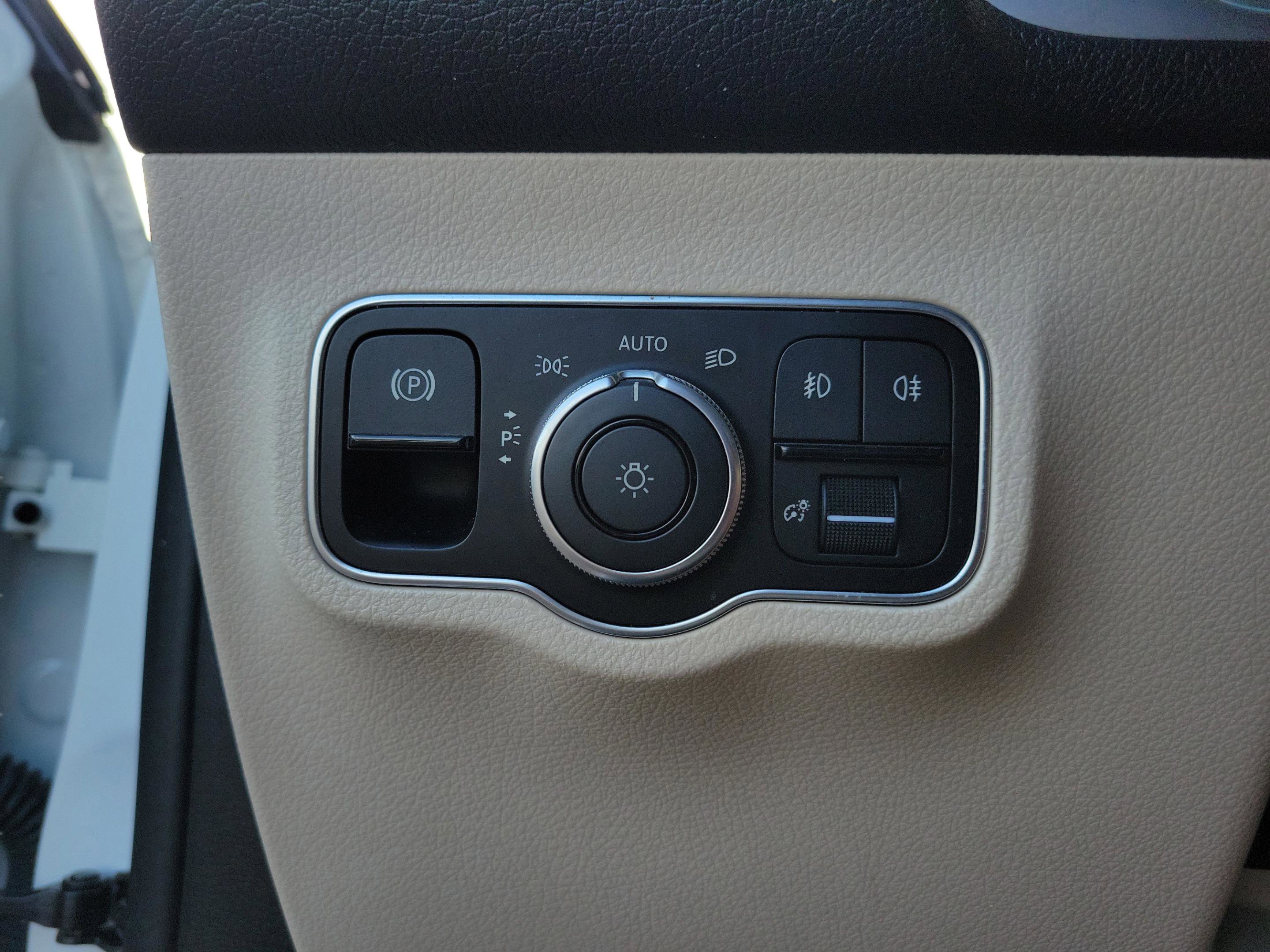 Certified 2022 Mercedes-Benz GLB 250 image 19