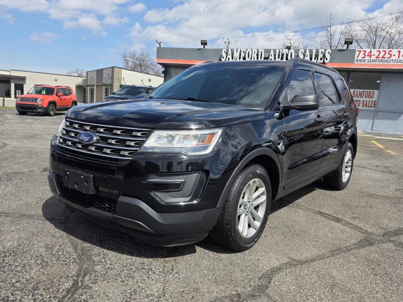 Used 2017 Ford Explorer FWD image 1