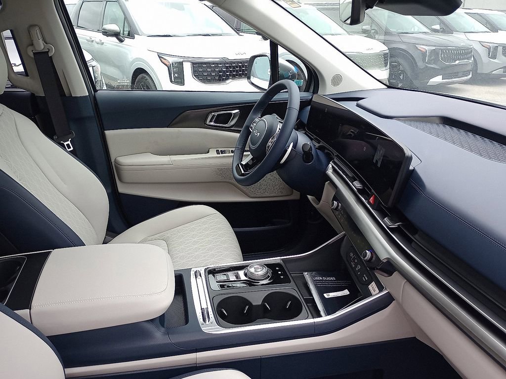 New 2026 Kia Carnival SX w/ SX Dark Edition Package image 7