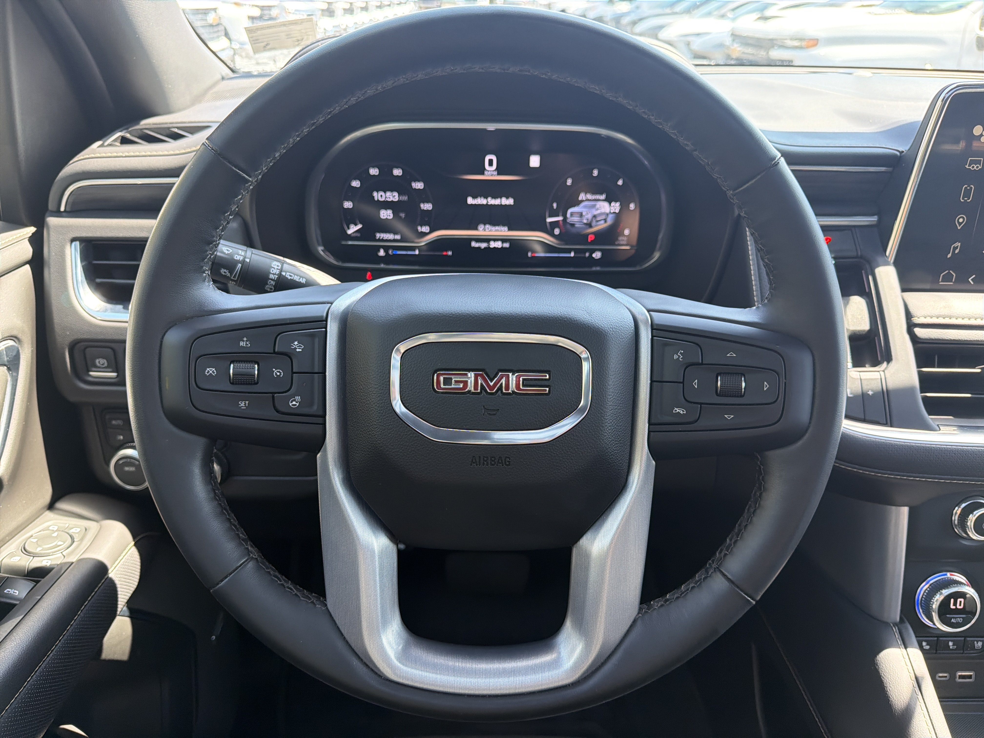 Used 2023 GMC Yukon XL SLT w/ SLT Luxury Package AWD/4WD image 18