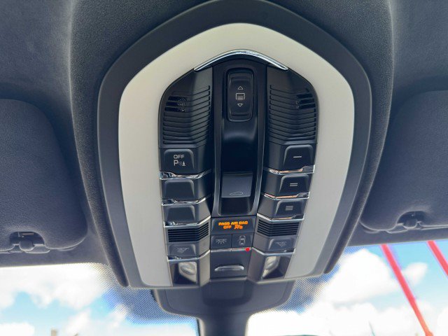 Used 2017 Porsche Cayenne GTS image 30