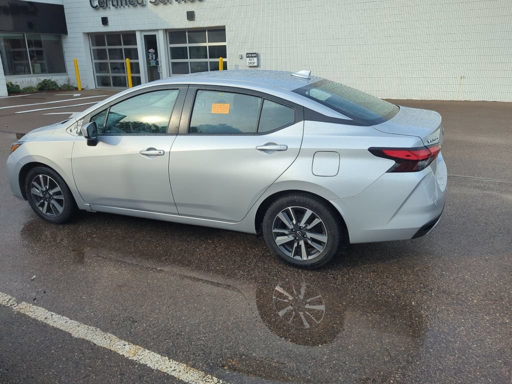 Used 2025 Nissan Versa SV FWD image 4
