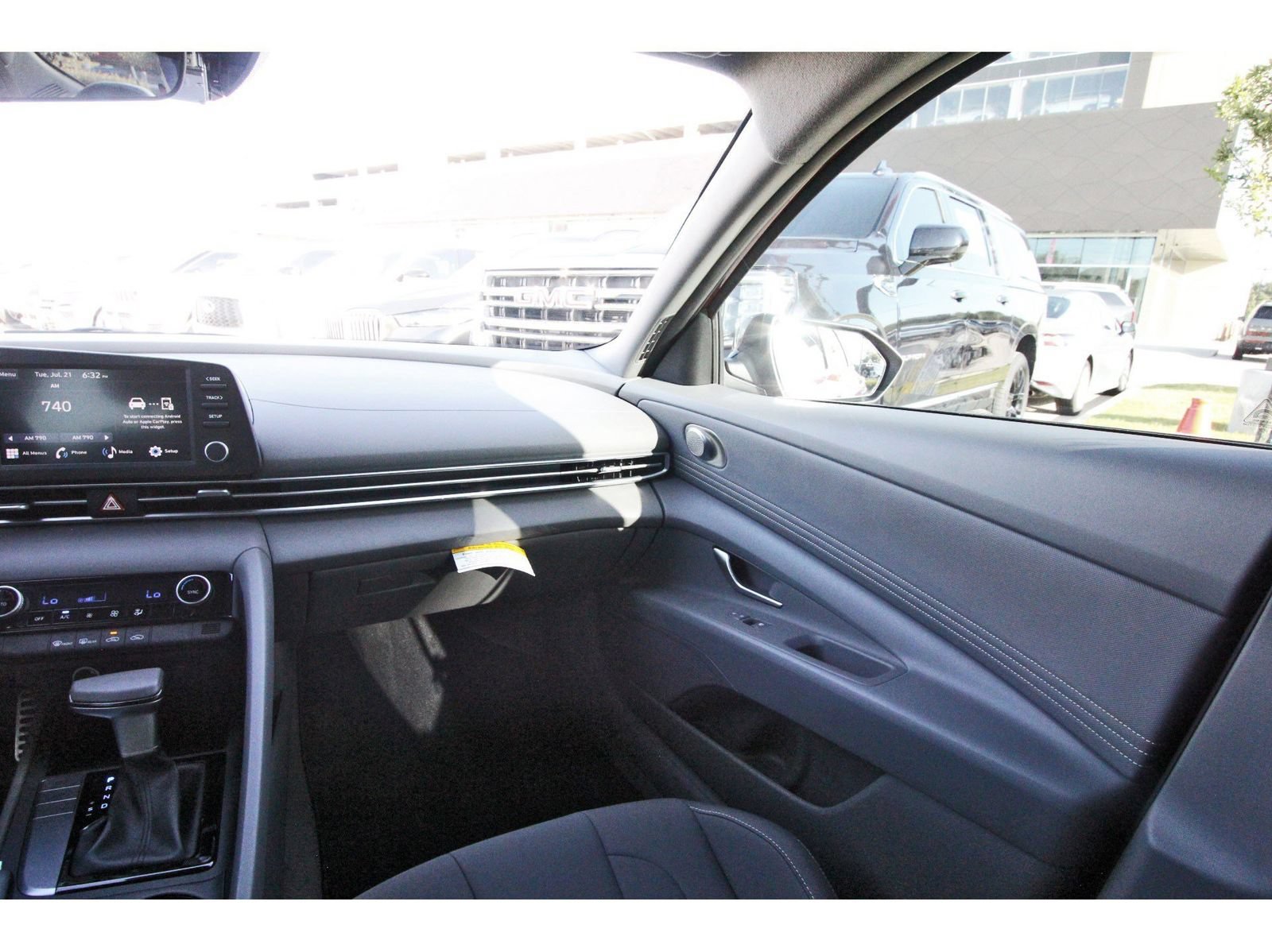 Certified 2025 Hyundai Elantra Sport FWD image 12