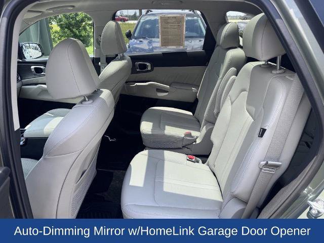 Used 2025 Kia Sorento SX AWD/4WD image 13