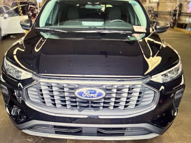 Used 2025 Ford Escape Active w/ Active Premium Tech Pack FWD image 7
