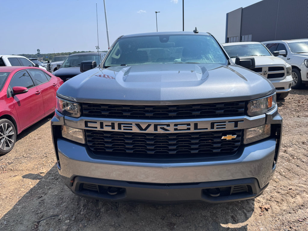 Used 2022 Chevrolet Silverado 1500 Custom w/ Safety Confidence Package AWD/4WD image 2