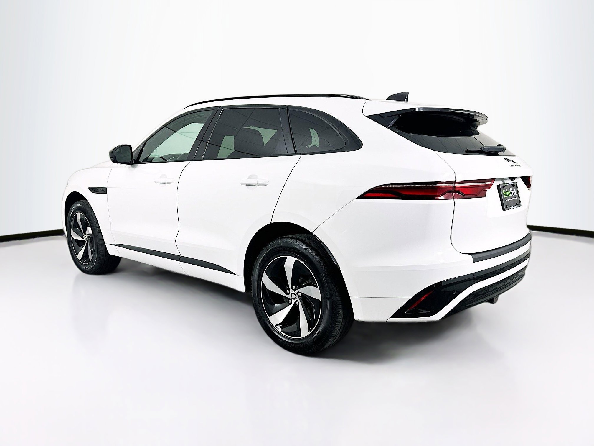 Used 2024 Jaguar F-PACE R-Dynamic S image 5