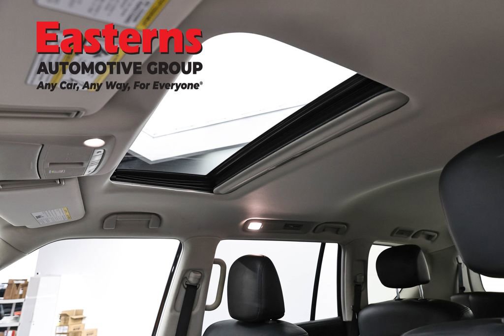 Used 2024 Nissan Armada SL w/ Captain's Chairs Package image 36