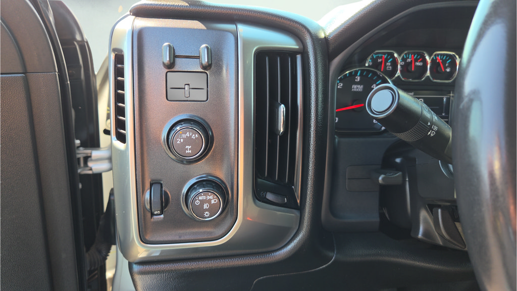 Used 2017 Chevrolet Silverado 1500 LT w/ Max Trailering Package AWD/4WD image 42