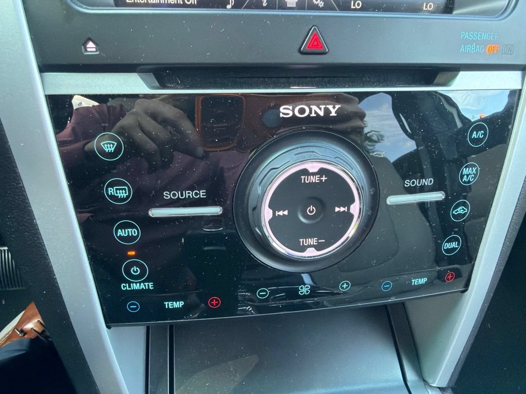 Used 2015 Ford Explorer Limited w/ Equipment Group 302A AWD/4WD image 12