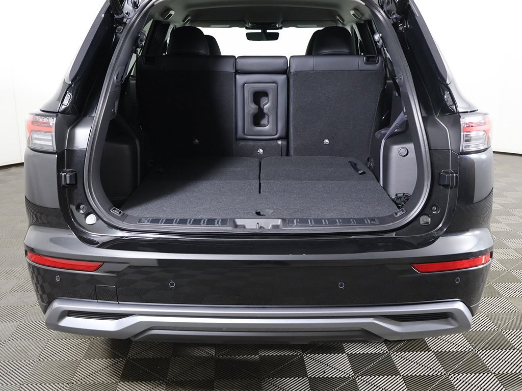 New 2025 Mitsubishi Outlander SE image 17