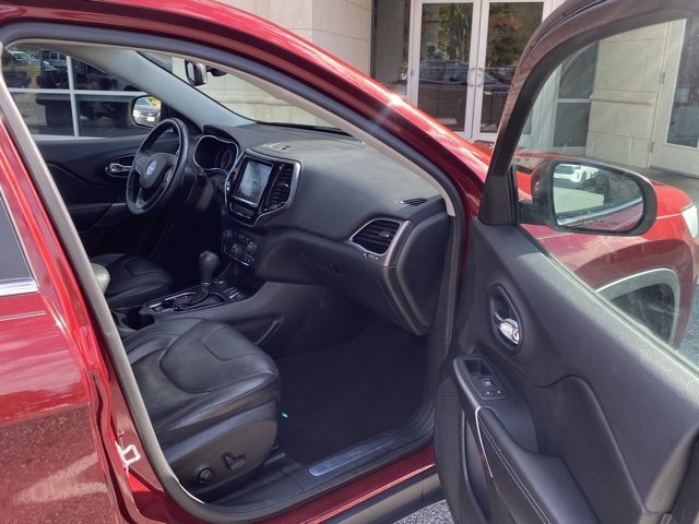 Used 2019 Jeep Cherokee Limited w/ Luxury Group image 28