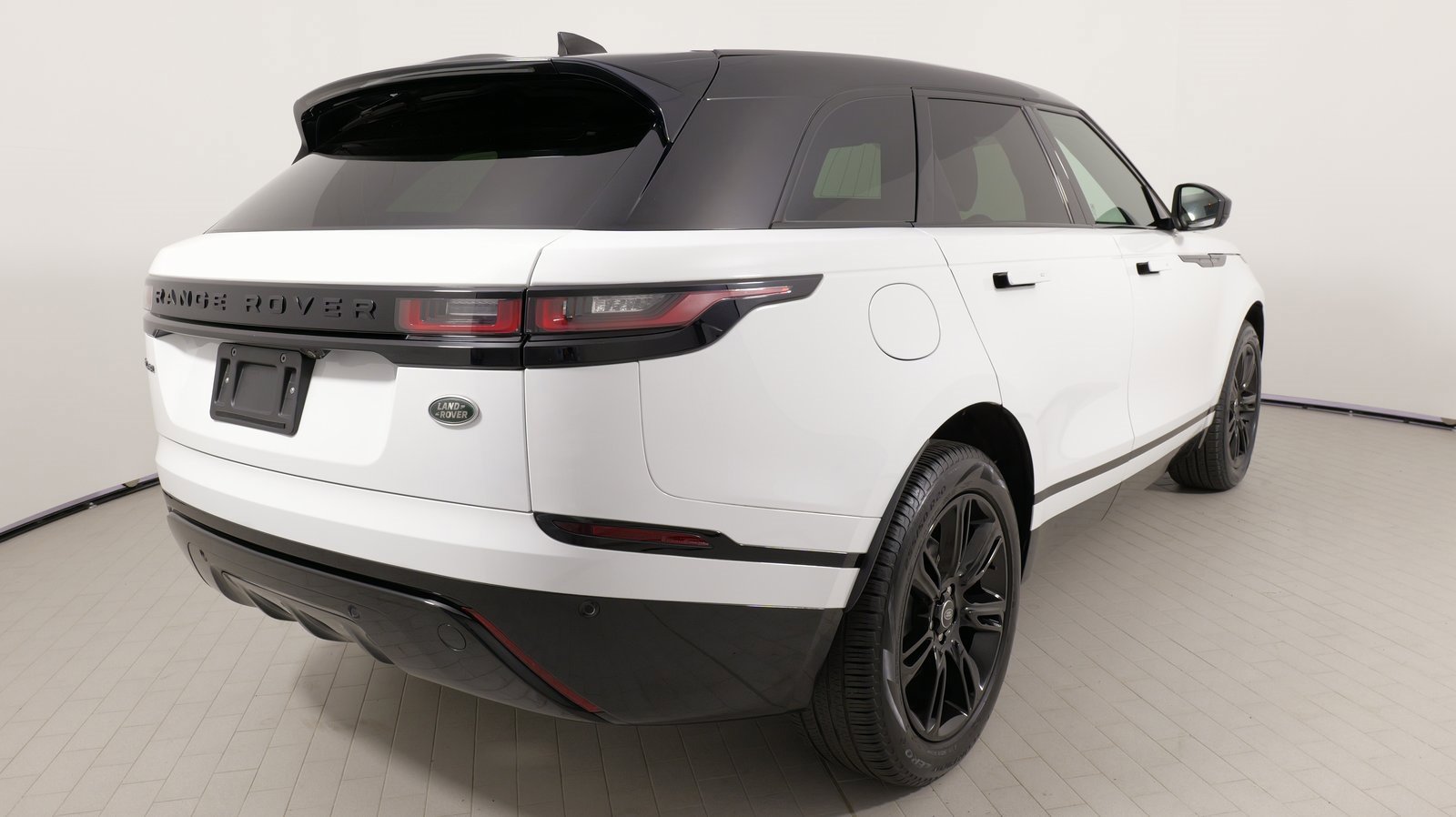 Used 2023 Land Rover Range Rover Velar R-Dynamic S image 12