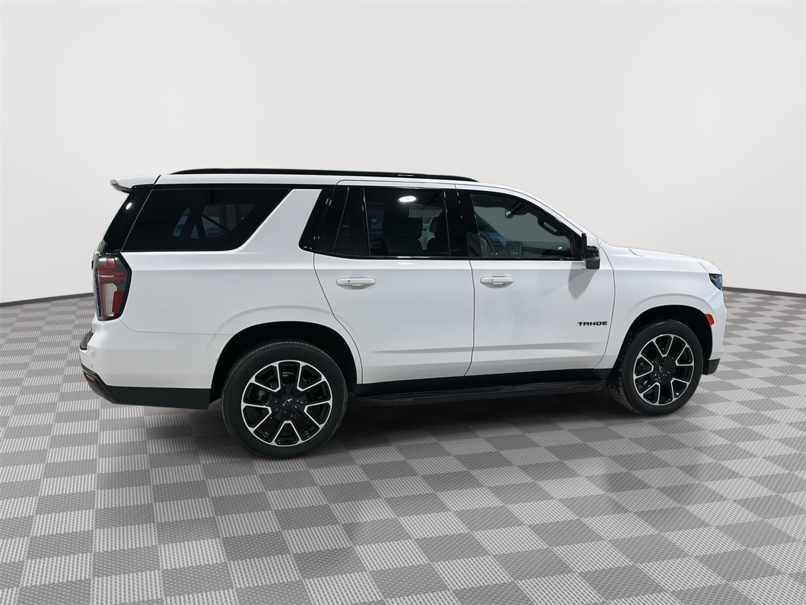 Used 2024 Chevrolet Tahoe RST w/ Luxury Package image 6