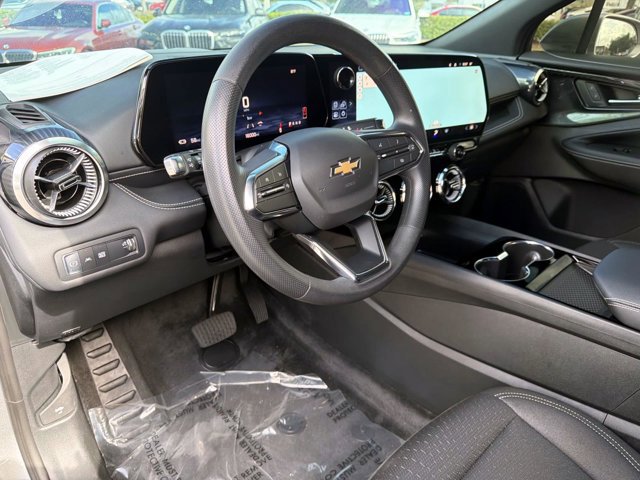 Used 2025 Chevrolet Blazer EV LT AWD/4WD image 19
