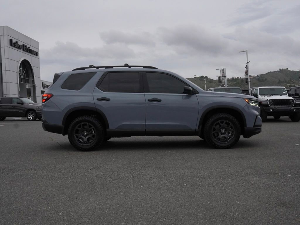 Used 2024 Honda Pilot TrailSport image 3