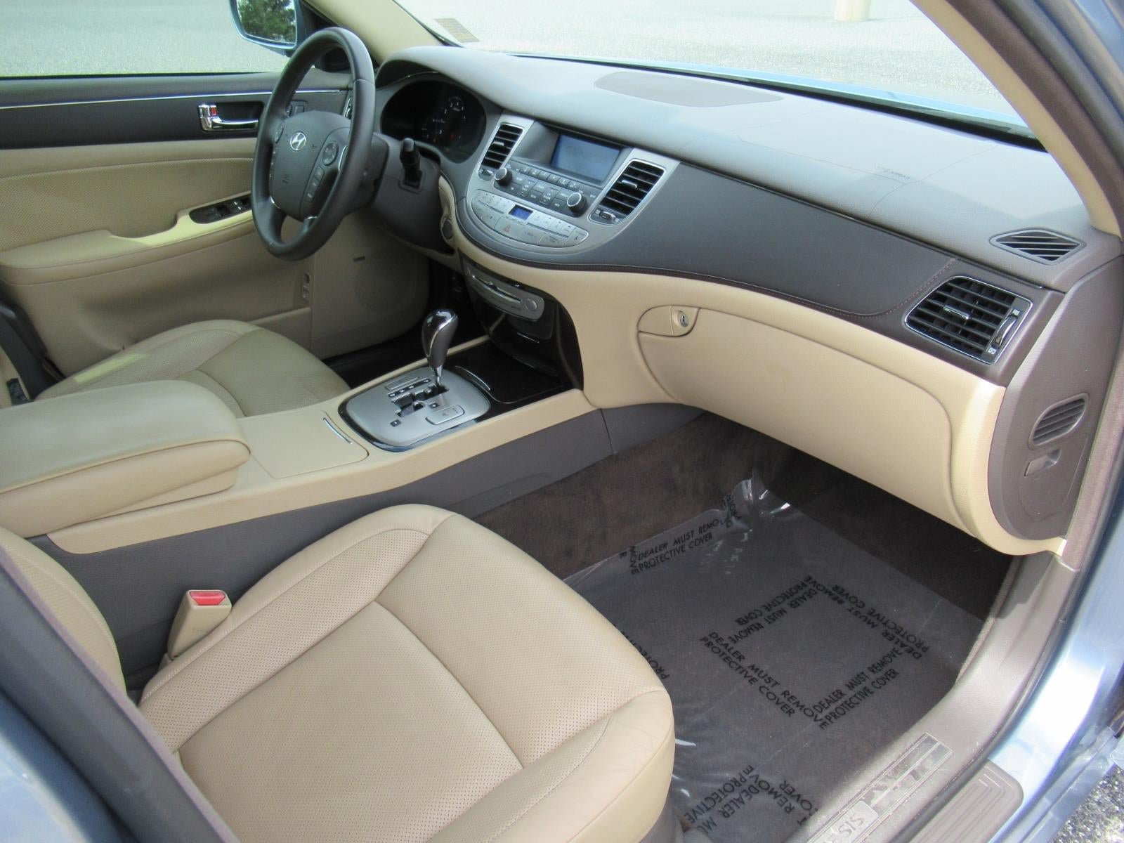 Used 2010 Hyundai Genesis 3.8 w/ Premium Pkg 2 RWD image 11
