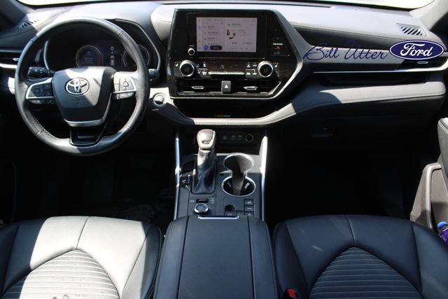 Used 2025 Toyota Highlander XSE AWD/4WD image 17