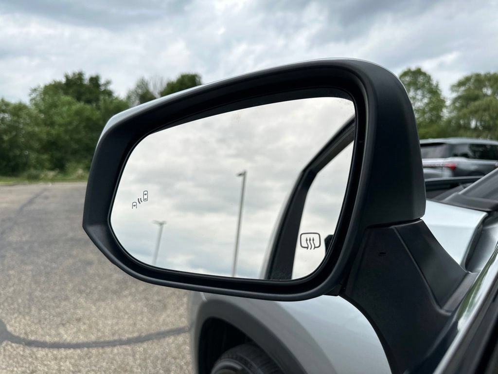 Used 2022 Toyota Highlander Limited AWD/4WD image 3