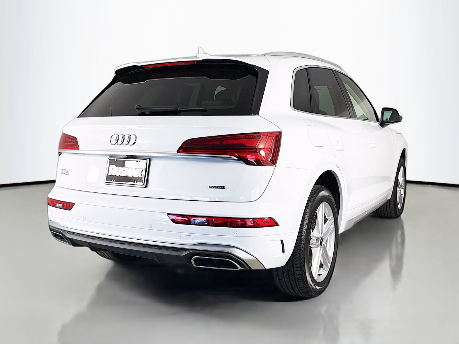 Used 2023 Audi Q5 e Premium w/ Convenience Package AWD/4WD image 7