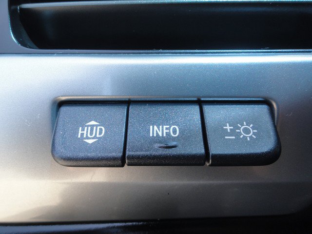 Used 2020 Chevrolet Suburban Premier w/ Premier 6.2L Value Package AWD/4WD image 23