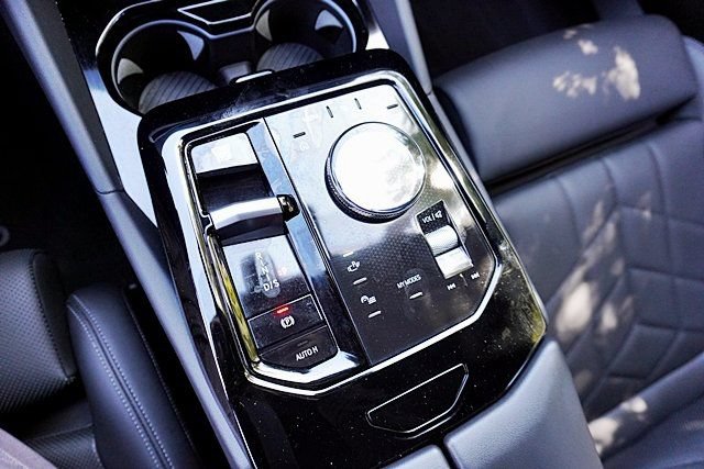 Used 2026 BMW 530i w/ Premium Package RWD image 30