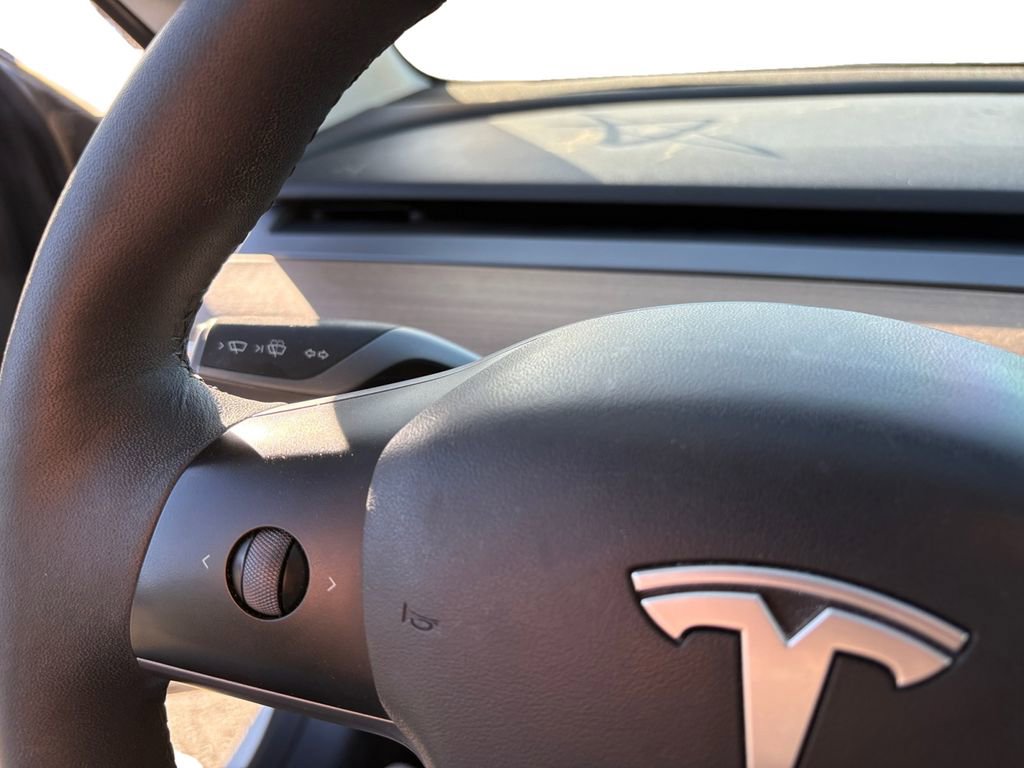 Used 2022 Tesla Model 3 Long Range AWD/4WD image 21