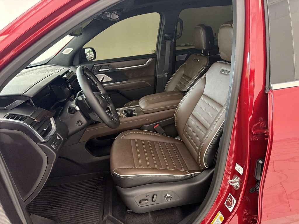Used 2026 GMC Acadia Denali Ultimate w/ LPO, Floor Liner Package FWD image 20