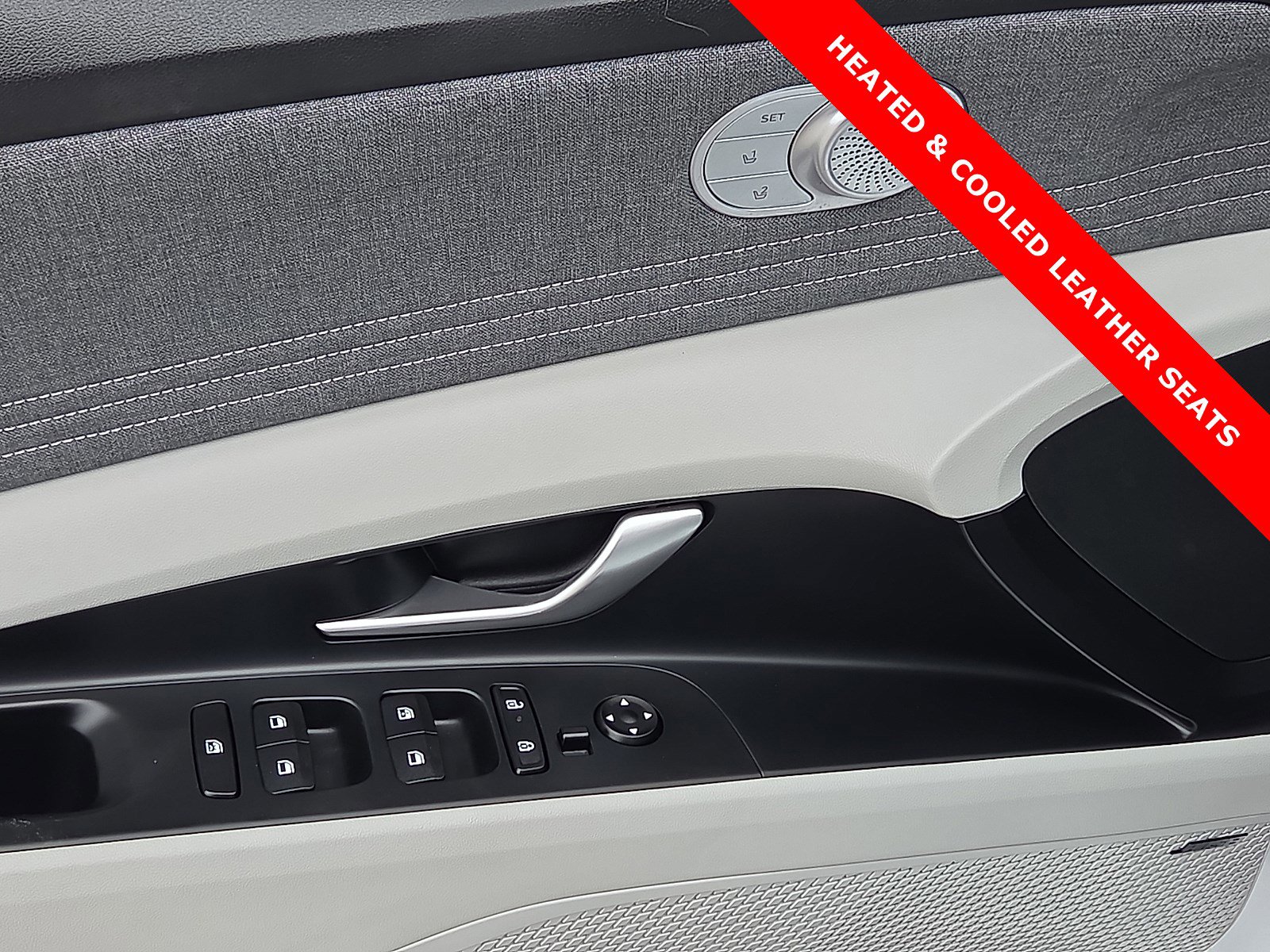 Used 2024 Hyundai Elantra Limited image 13