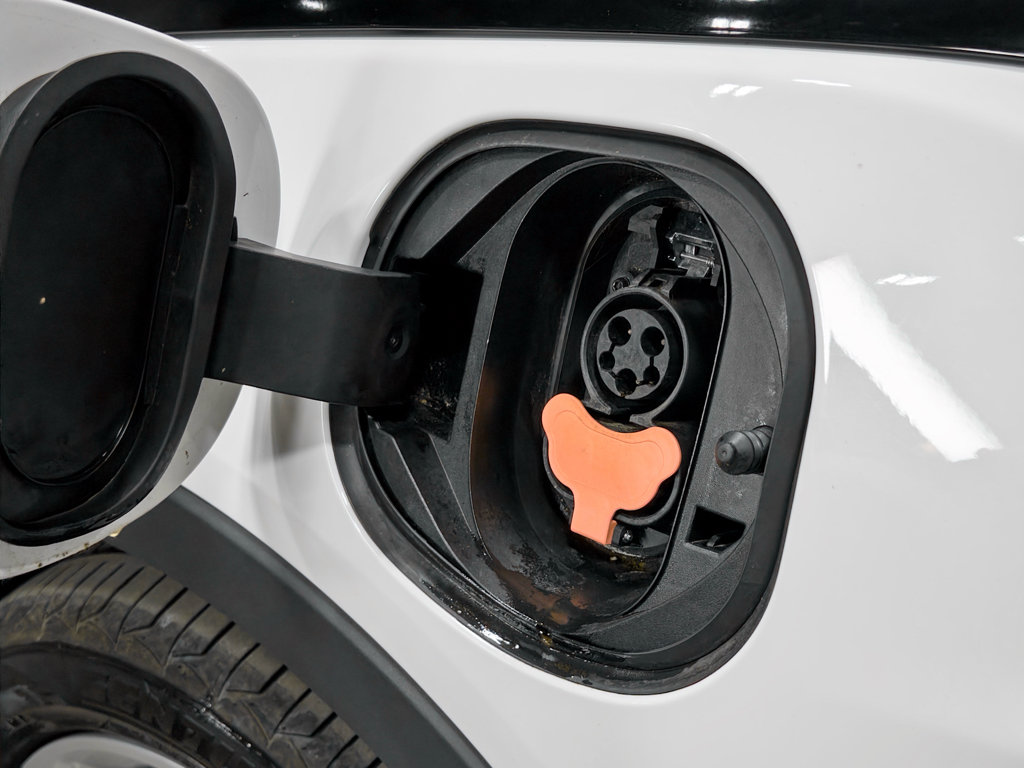 Used 2022 Chevrolet Bolt LT FWD image 5