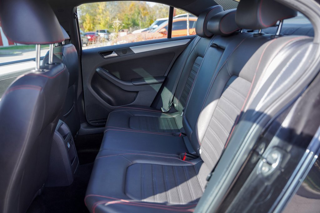 Used 2014 Volkswagen Jetta GLI Autobahn image 27