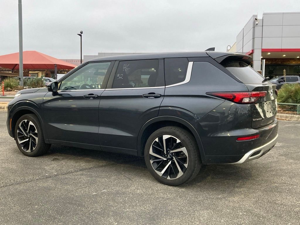 Used 2024 Mitsubishi Outlander SE FWD image 6