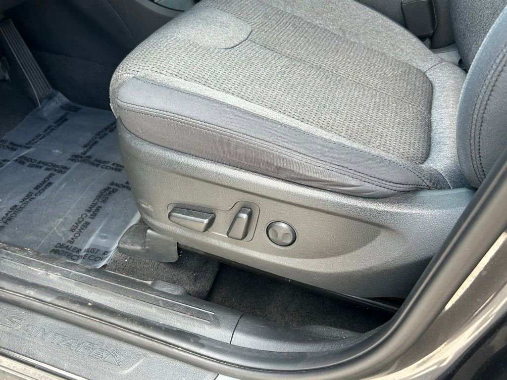 Used 2023 Hyundai Santa Fe SEL w/ Cargo Package image 17