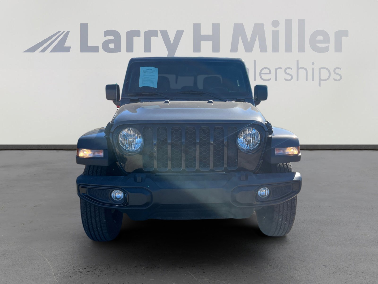 Used 2022 Jeep Gladiator Sport image 8