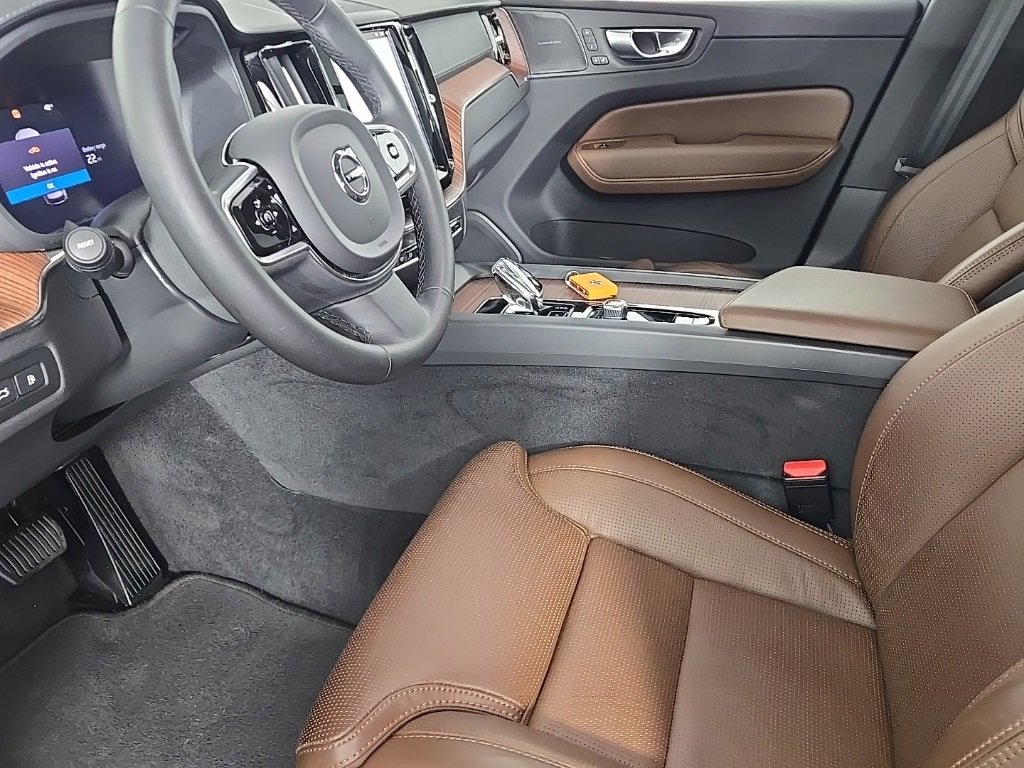 Certified 2024 Volvo XC60 T8 Ultimate image 20