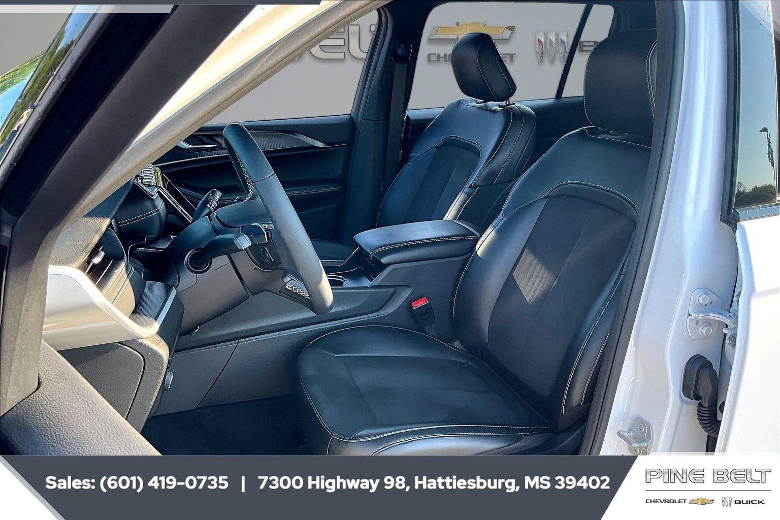Used 2025 Jeep Grand Cherokee L Altitude RWD image 18