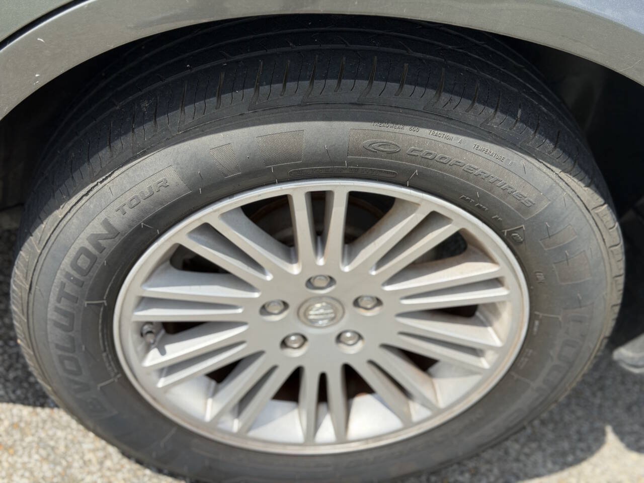 Used 2009 Chrysler 300 Touring RWD image 27