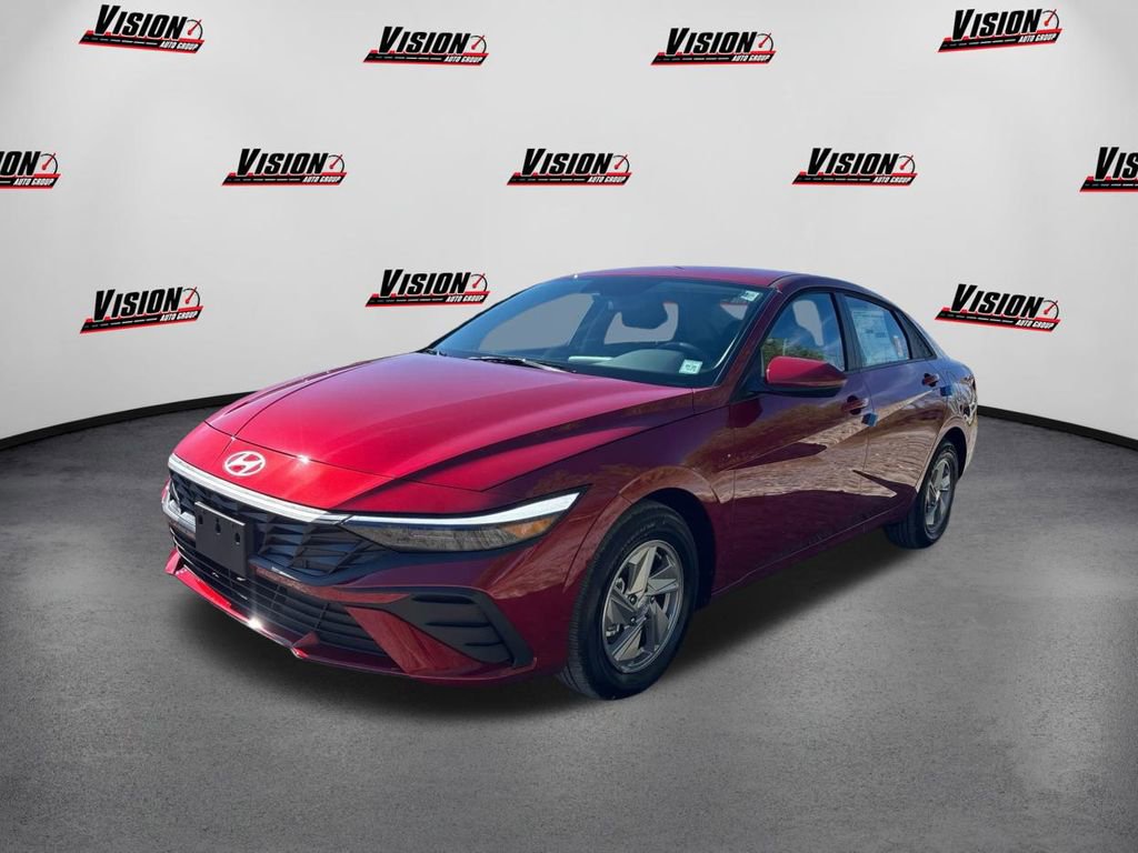New 2025 Hyundai Elantra SE