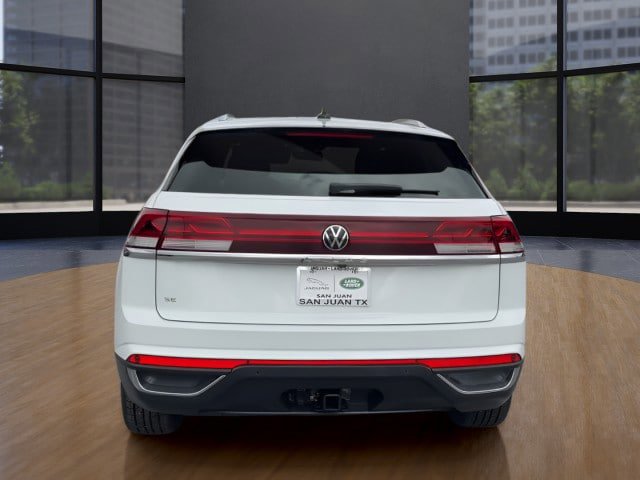 Used 2024 Volkswagen Atlas Cross Sport SE FWD image 6