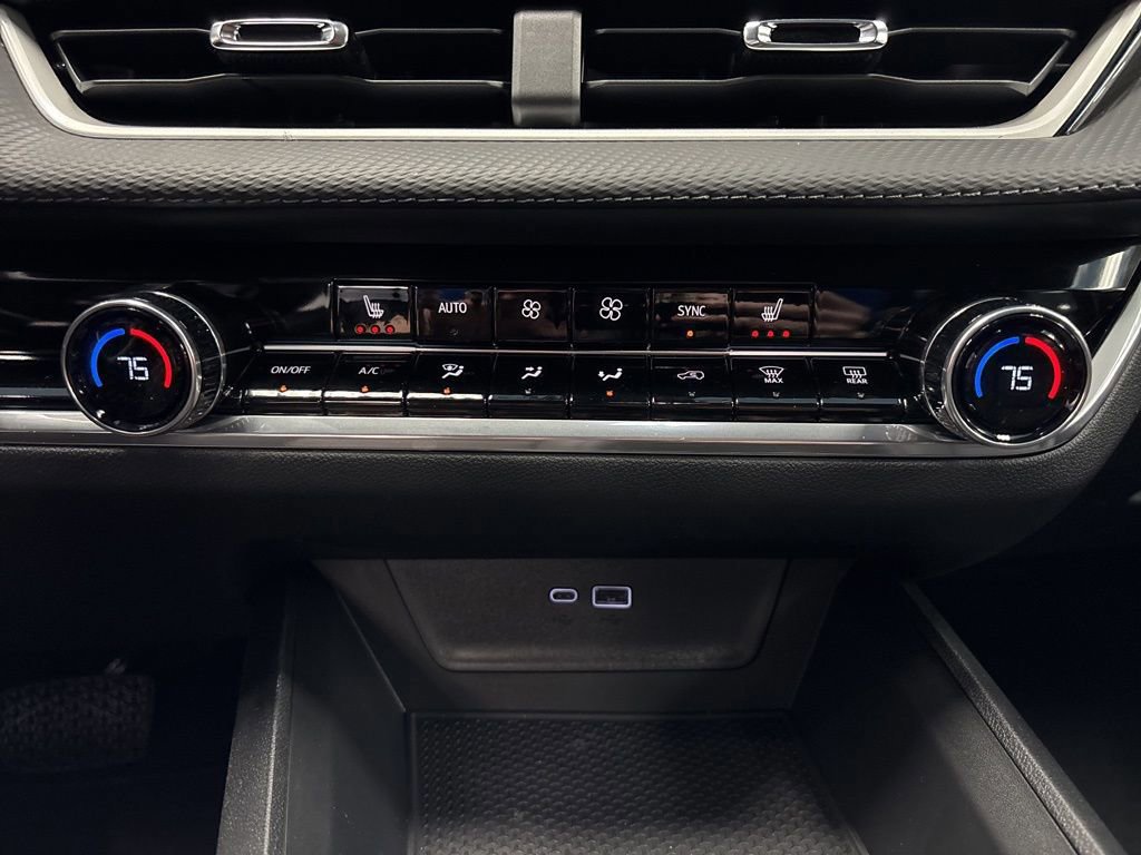 New 2026 Chevrolet Equinox LT w/ Convenience Package II image 32