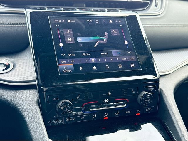 Used 2024 Jeep Grand Cherokee Altitude RWD image 30