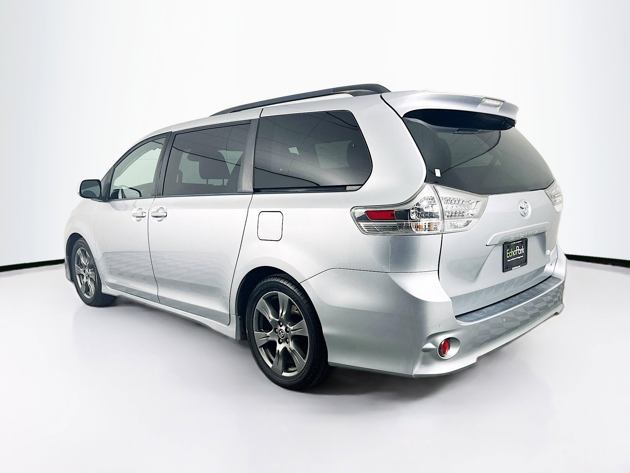 Used 2020 Toyota Sienna SE w/ SE Preferred Package image 5