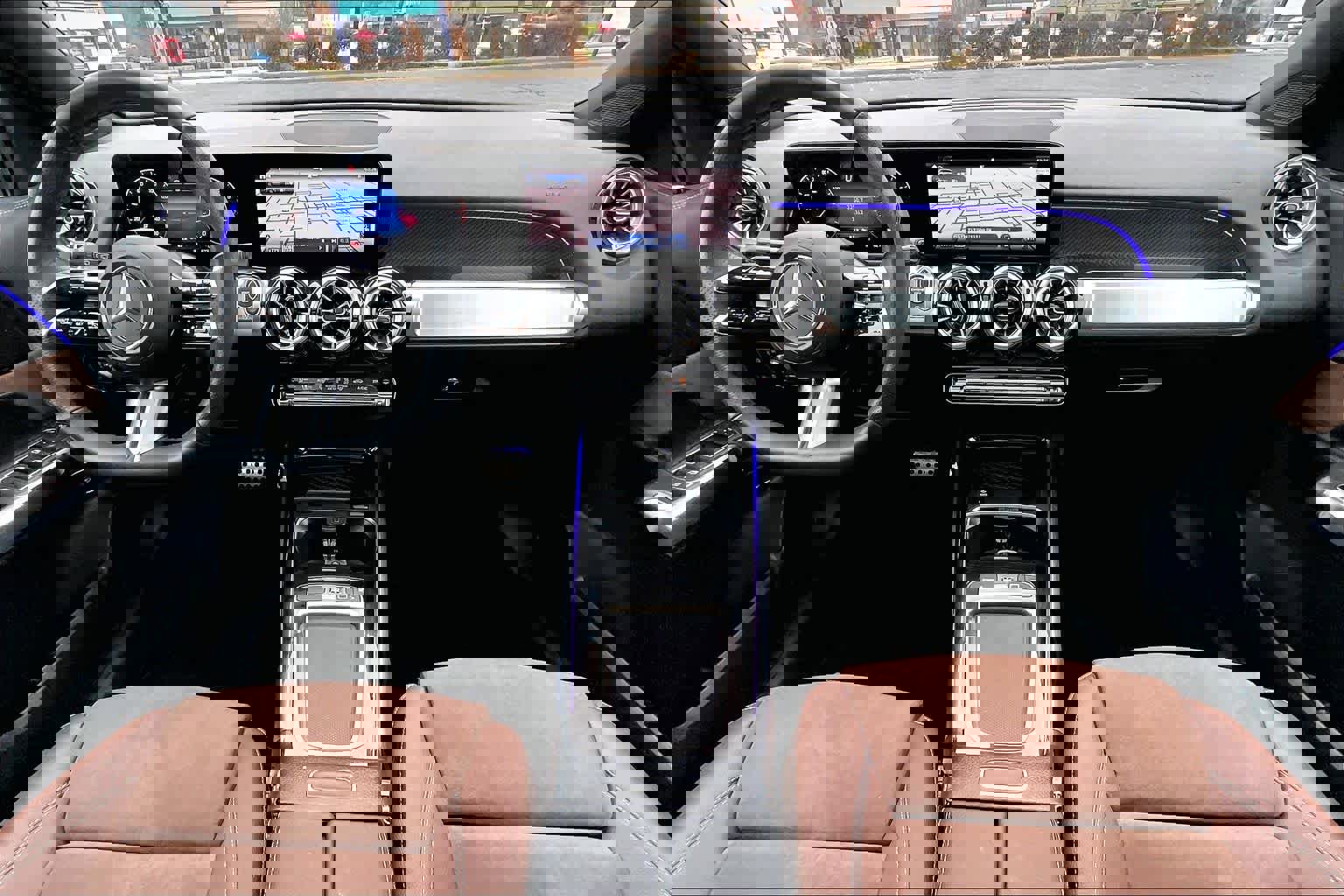 Used 2025 Mercedes-Benz GLB 250 4MATIC image 16