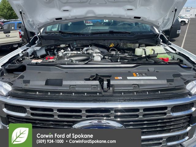 New 2025 Ford F550 4x4 Regular Cab Super Duty image 31