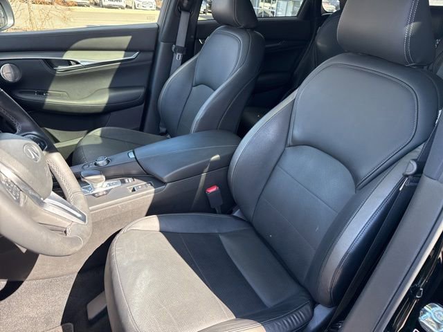 Certified 2023 INFINITI QX55 Essential image 11