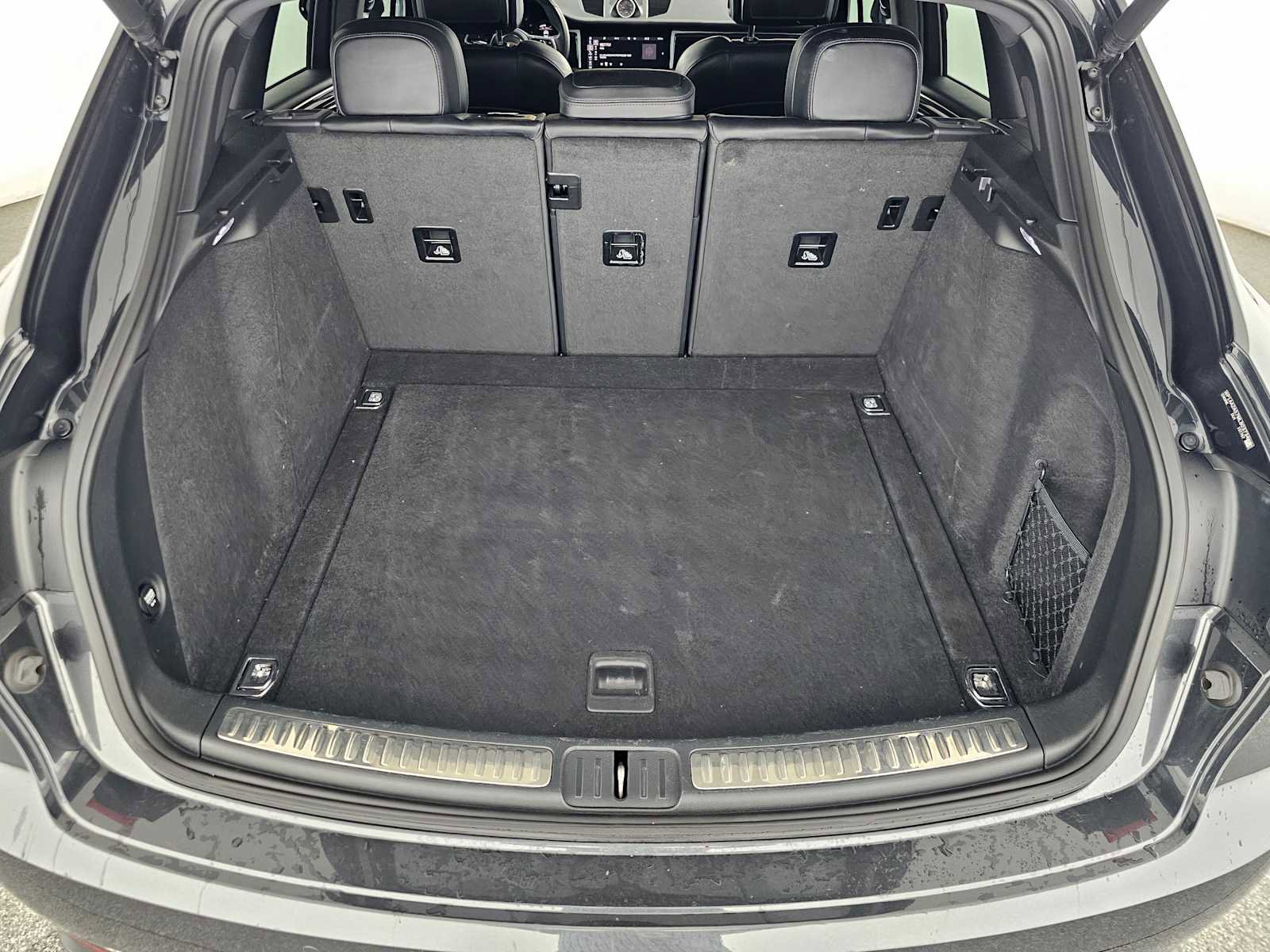 Used 2021 Porsche Macan image 14