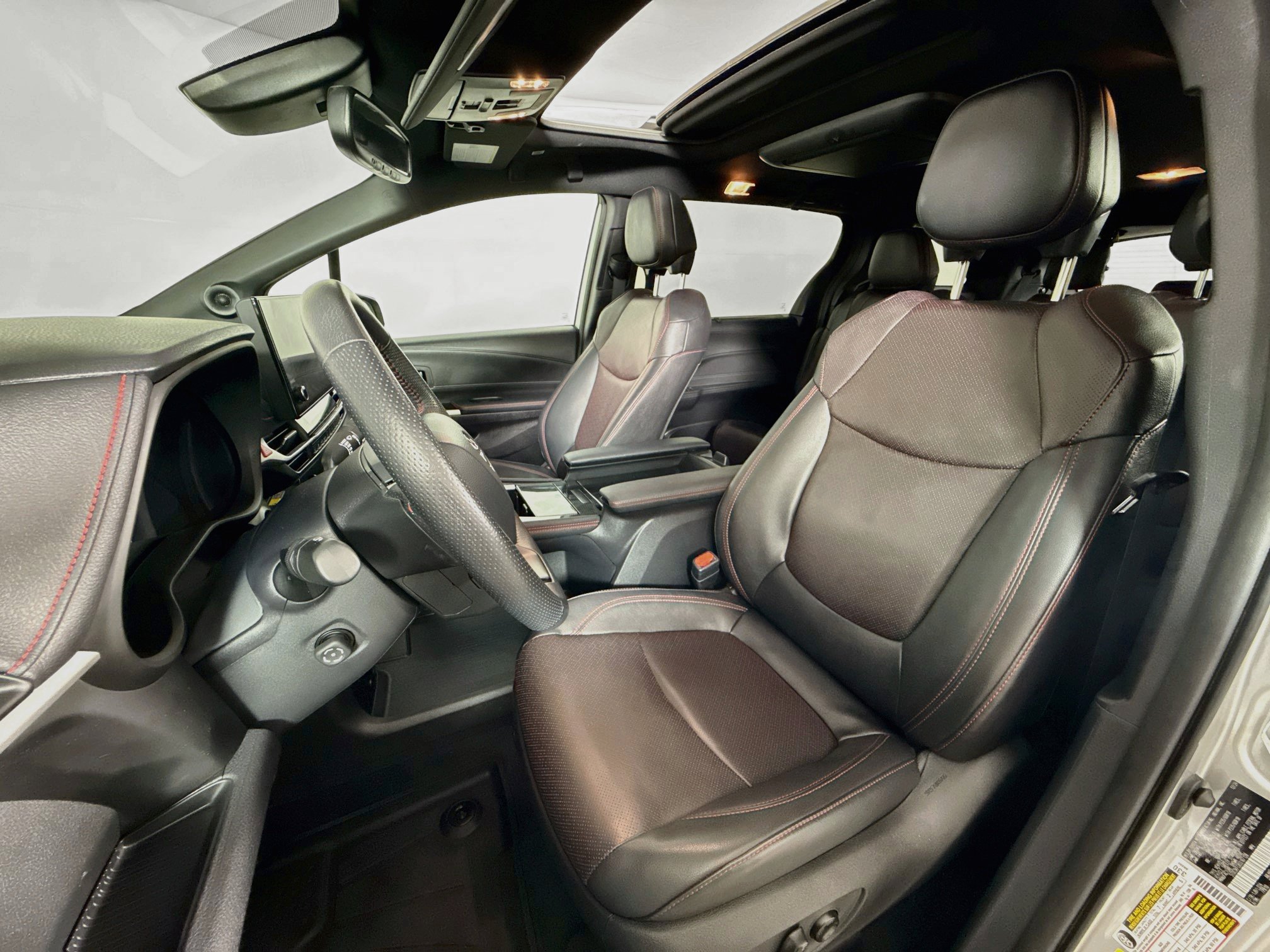 Certified 2025 Toyota Sienna XSE w/ XSE Premium Package AWD/4WD image 11