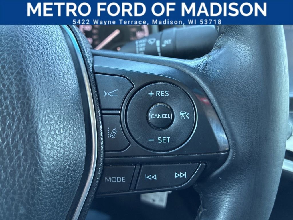 Used 2018 Toyota Camry SE w/ Moonroof Package image 25